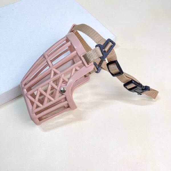 Plastový náhubek (délka 12 cm, čumák 7 cm) - Obrázek 1