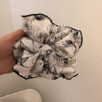 Francouzská gumička s šátkem