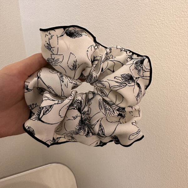 Francouzská gumička s šátkem - Obrázek 1