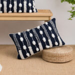 Povlak Černý s bílýmí prvky 30*50cm