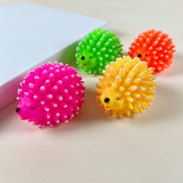 Pískací ježek 9 cm - Obrázek 2