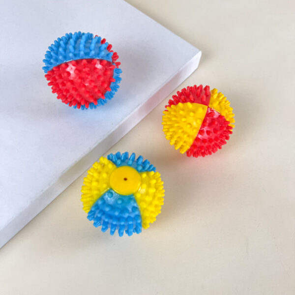 Míček gumový s bodlinami pro psy 7cm - Obrázek 5