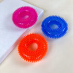 Pískací Kruh pro psy s bodlinami 12 cm - Obrázek 2