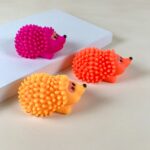 Pískací gumový ježek 11 cm - Obrázek 2