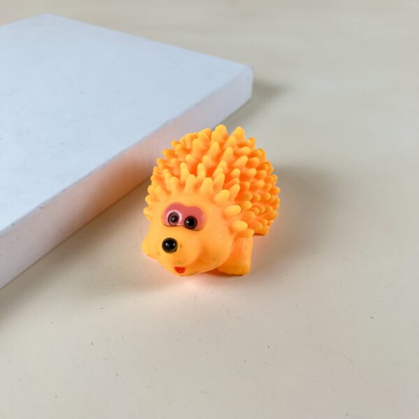 Pískací gumový ježek 11 cm - Obrázek 1