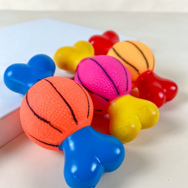 Pískací gumová kost/míč 13 cm - Obrázek 5