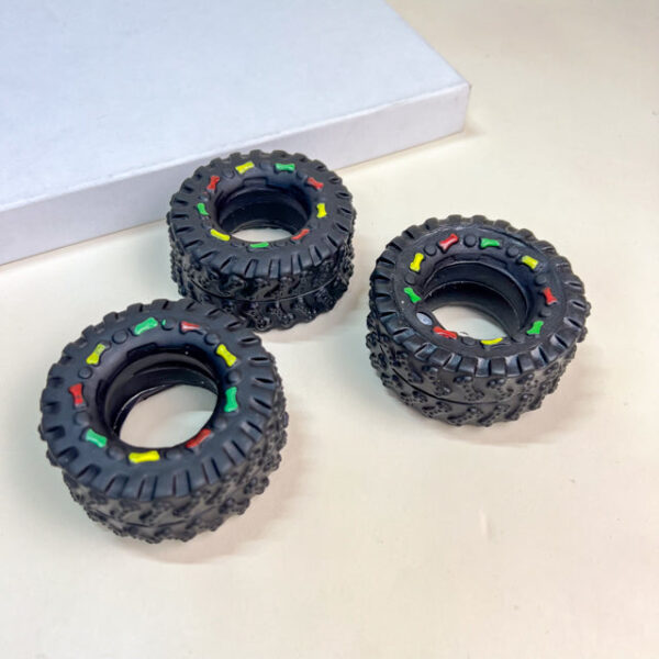 Pískací pneumatika pro psy 8 cm - Obrázek 2