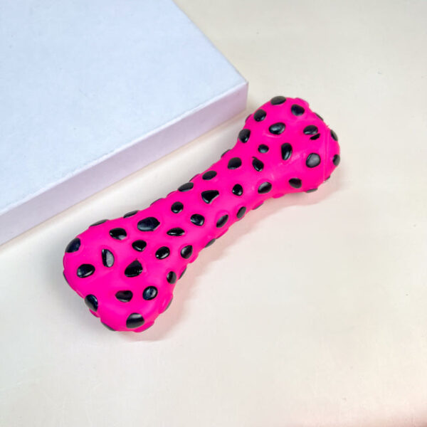 Pískací kost s leopardím postiskem 18x6.5 cm - Obrázek 3