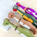 Malý pískací dinosaurus 22 cm - Obrázek 2