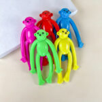 Gumová opice 20 cm - Obrázek 7