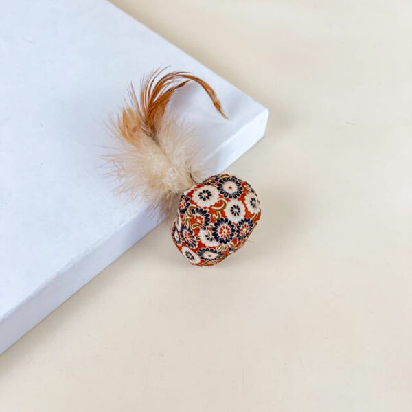 Plyšová koule s peřím 15 cm - Obrázek 5