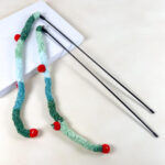 Chlupaté škádlítko pro kočky s rolničkou 50cm tyč