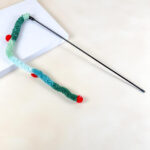 Chlupaté škádlítko pro kočky s rolničkou 50cm tyč - Obrázek 5