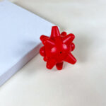 Tvrdý míček bodlinami 11 cm - Obrázek 3