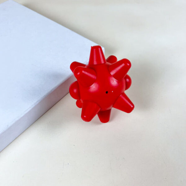 Tvrdý míček bodlinami 11 cm - Obrázek 3