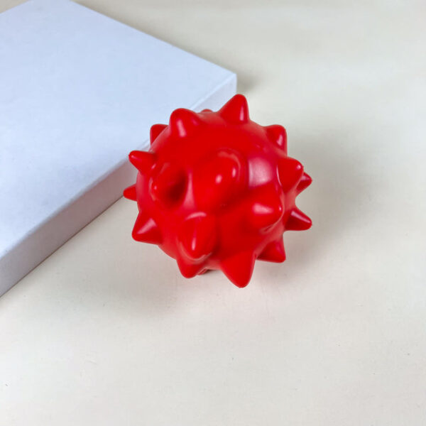 Pevná hračka červená 12cm - Obrázek 1