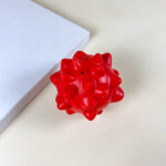 Pevná hračka červená 12cm - Obrázek 2