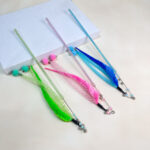 Škádlítko s pom pom šňůrkou 40cm - Obrázek 2