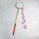 Škádlítko s pom pom šňůrkou 50cm - Obrázek 4