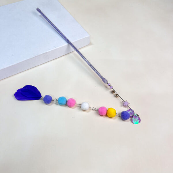 Škádlítko s pom pom šňůrkou 40cm - Obrázek 1