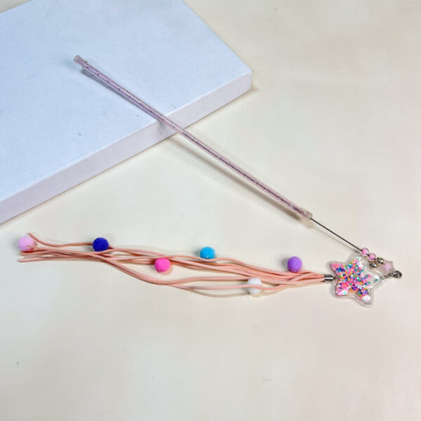 Škádlítko s pom pom šňůrkou 40cm - Obrázek 6