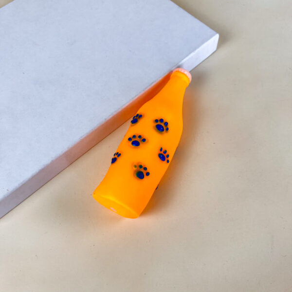 Gumová pískací láhev pro pejsky 17 cm - Obrázek 3