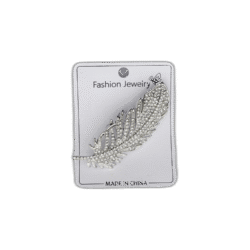 Brož se stříbrným pírkem