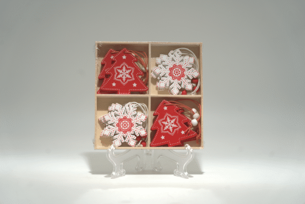 Vánoční dřevěná závěsná dekorace s vločkou a stromečkem - Obrázek 1