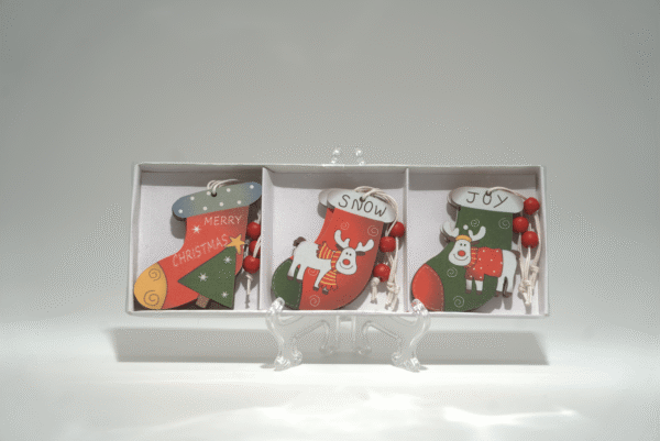 Vánoční dřevěná závěsná dekorace variace- vánoční ponožky - Obrázek 1