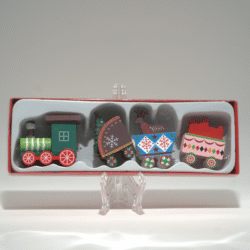 Vánoční dřevěná závěsná dekorace vláčky se stromečkem