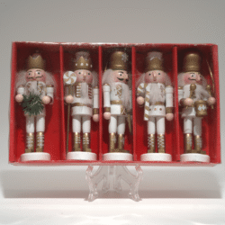 Vánoční dřevěná závěsná dekorace louskáčci bílo zlaté