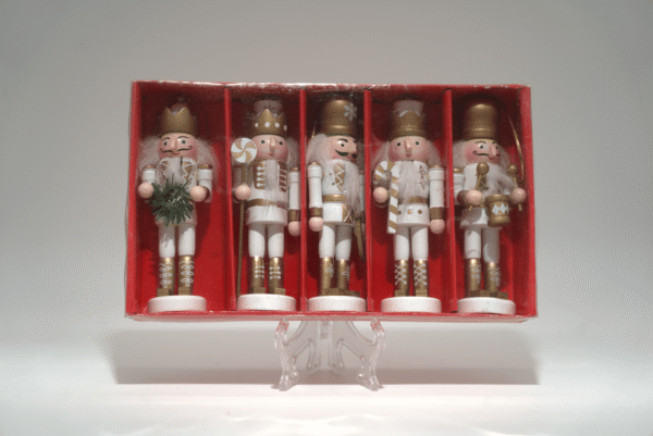 Vánoční dřevěná závěsná dekorace louskáčci bílo zlaté - Obrázek 1